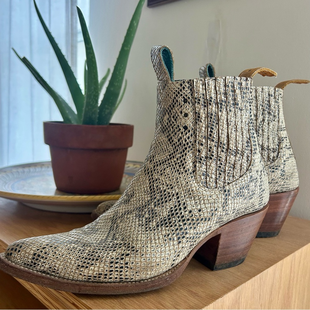 pskaufman Chelsea Boot Women’s Size 9
